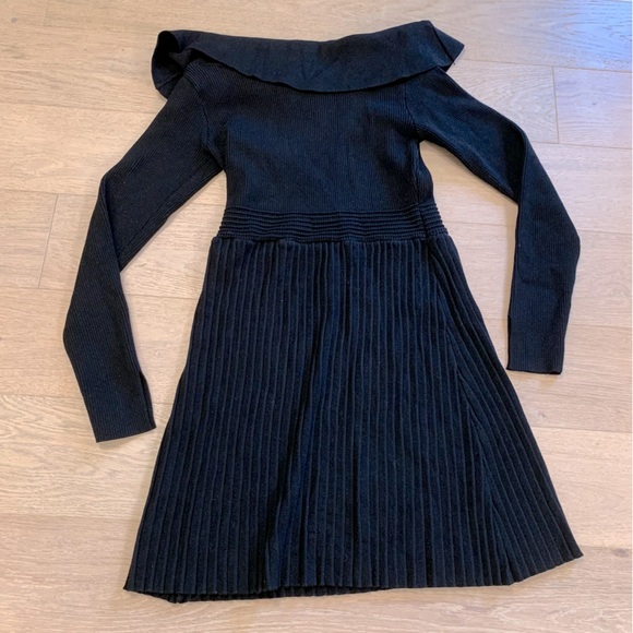 ‼️3/$30‼️ Knit A Line Dress with Bow Detail - Picture 4 of 5